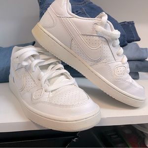 Nike Son of Force
Triple White size 5.5Y, 7Women